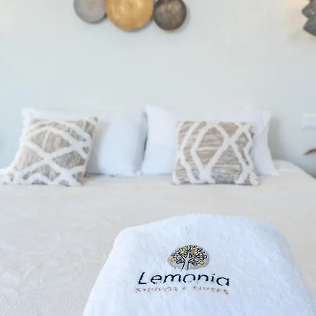 Lemonia Bridal With Jacuzzi Lejlighed *